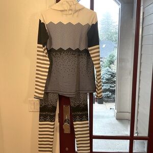 Nike Pro Dri-FIT Black and White Zigzag Hoodie